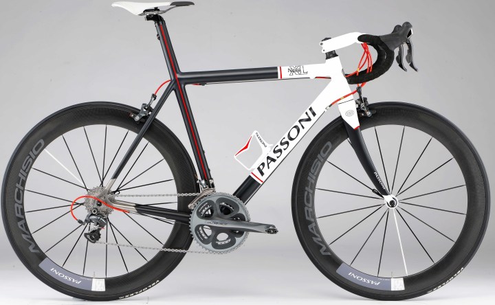 Passoni Nero-xl-Black-White-copia-red