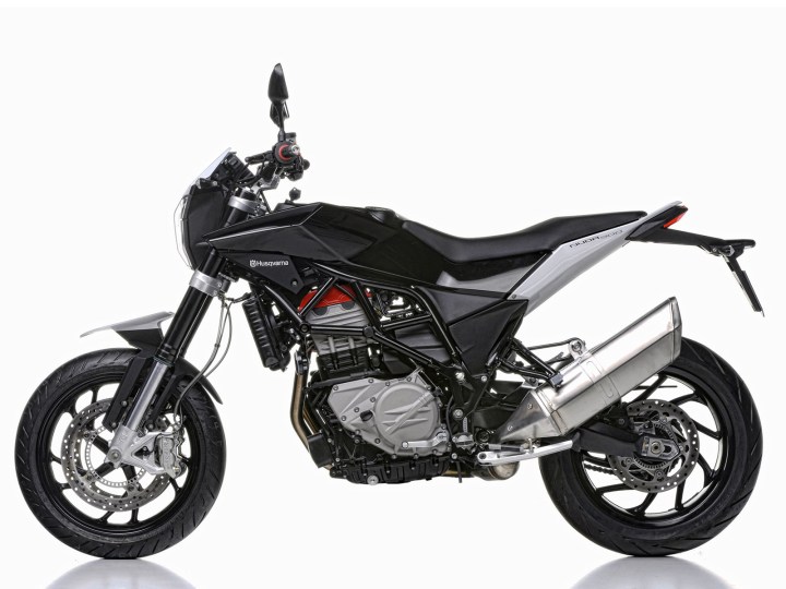 2013-Husqvarna-Nuda-900-ABS